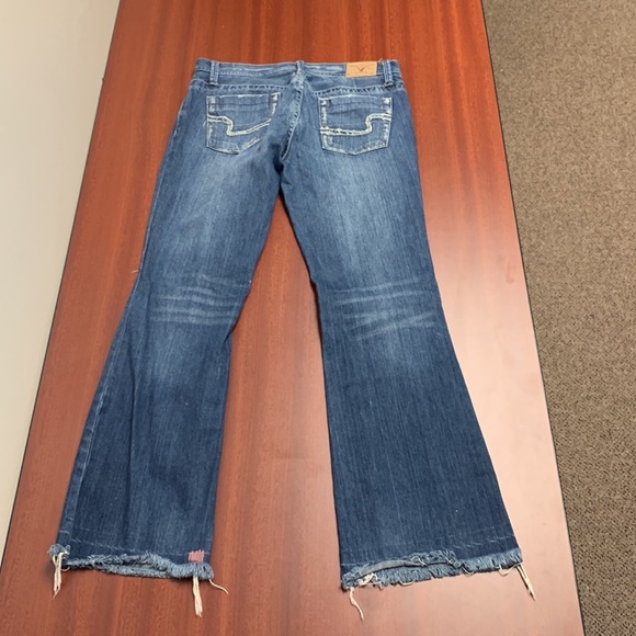 American Eagle Outfitters - Picture 5 of 8